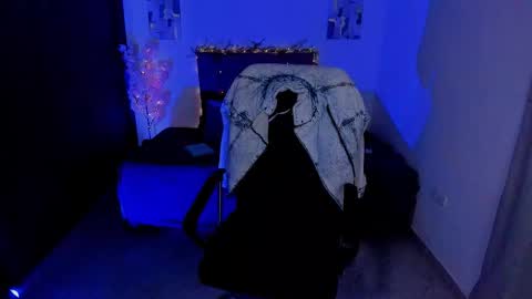 Laura Rose online show from 9, 10, 2025