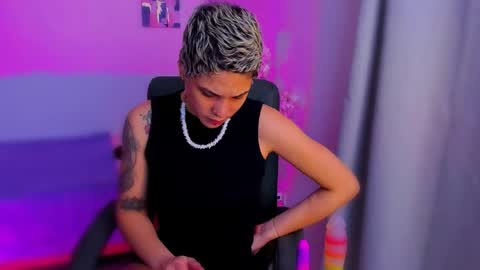 Laura Rose online show from 22, 11, 2025