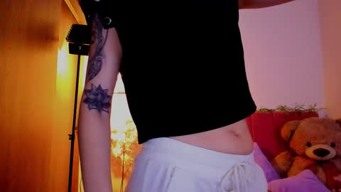 Laura Rose online show from 22, 3, 2026