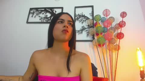 LAURA SOE online show from 23, 1, 2025