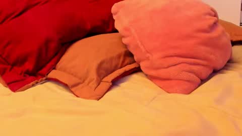 LAURA SOE online show from 28, 11, 2025