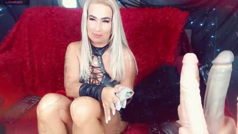 LauraCrystall online show from 19, 9, 2025