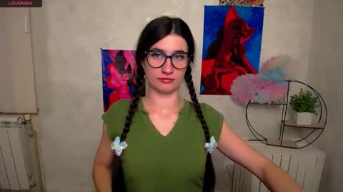 Snapshot of lauradre_ chatting on 10, 11, 2025 Laura online show from 10, 11, 2025