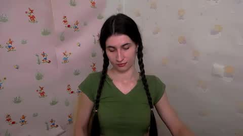 Snapshot of lauradre_ chatting on 24, 11, 2025 Laura online show from 24, 11, 2025