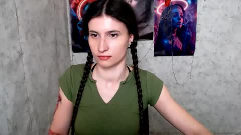 Snapshot of lauradre_ chatting on 19, 4, 2026 Laura online show from 19, 4, 2026