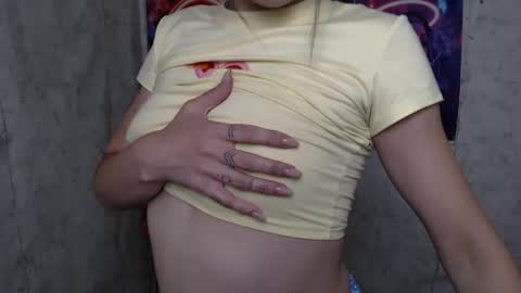 Snapshot of lauradre_ chatting on 1, 6, 2026 Laura online show from 1, 6, 2026