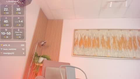 Snapshot of laurah_hill chatting on 21, 12, 2024 Lau online show from 21, 12, 2024