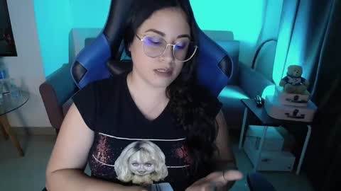 Snapshot of laurahawkes chatting on 15, 12, 2024 laura online show from 15, 12, 2024