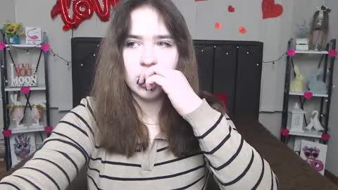 LauraHlot online show from 19, 2, 2025