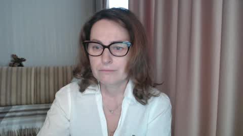 Lauraoven1 online show from 24, 2, 2025