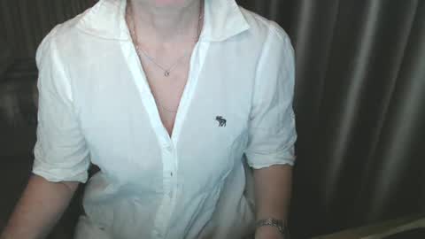 Lauraoven1 online show from 4, 3, 2025