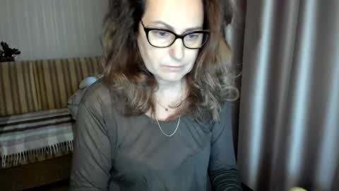 Lauraoven1 online show from 17, 12, 2025