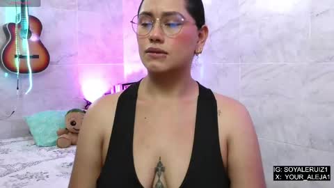 Snapshot of lauraruiz1 chatting on 25, 5, 2026 Aleja online show from 25, 5, 2026