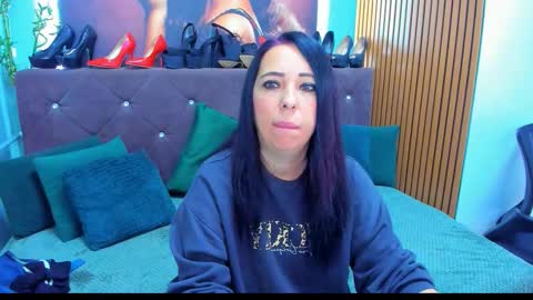Laura online show from 6, 10, 2025