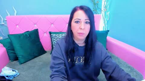 Laura online show from 1, 12, 2025