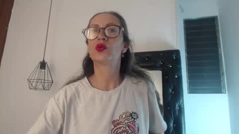 Laura Sofia online show from 12, 2, 2026