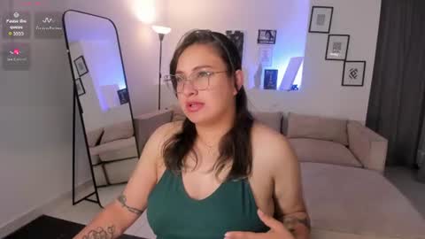 Snapshot of laureen_se chatting on 9, 7, 2026 laureen_se online show from 9, 7, 2026