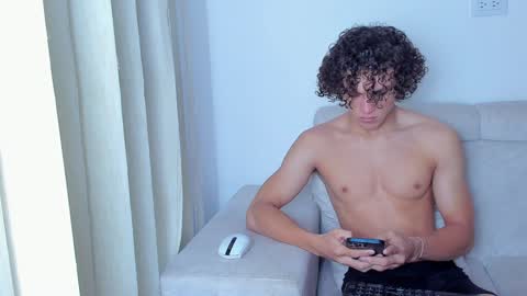 Snapshot of laureent__ chatting on 24, 1, 2025 Laureent online show from 24, 1, 2025