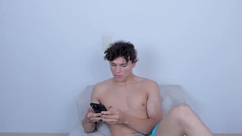 Snapshot of laureent__ chatting on 2, 3, 2025 Laureent online show from 2, 3, 2025