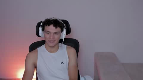 Snapshot of laureent__ chatting on 8, 9, 2025 Laureent online show from 8, 9, 2025