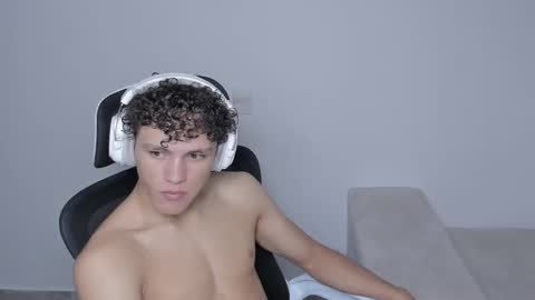 Snapshot of laureent__ chatting on 15, 9, 2025 Laureent online show from 15, 9, 2025