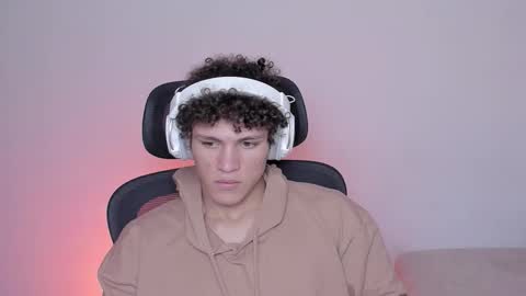 Snapshot of laureent__ chatting on 8, 10, 2025 Laureent online show from 8, 10, 2025