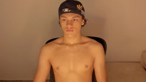 Snapshot of laureent__ chatting on 22, 12, 2025 Laureent online show from 22, 12, 2025