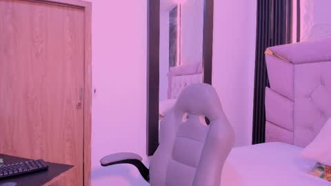 Laurem online show from 26, 9, 2025