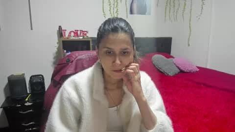 Snapshot of lauren_ashlee chatting on 8, 1, 2026 Lauren Independent model online show from 8, 1, 2026