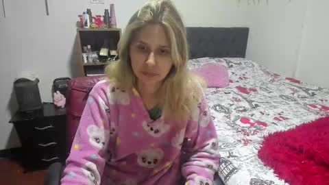 Snapshot of lauren_ashlee chatting on 17, 2, 2026 Lauren Independent model online show from 17, 2, 2026