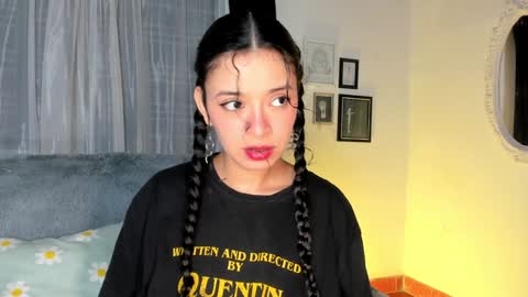 Snapshot of lauren_croftt chatting on 6, 1, 2025 Lauren online show from 6, 1, 2025