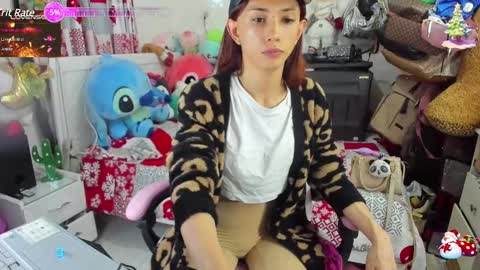 Snapshot of laurencesophiets chatting on 16, 12, 2024 SF online show from 16, 12, 2024