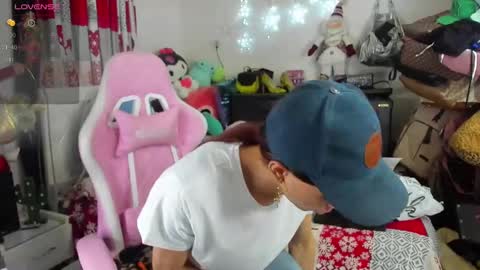 Snapshot of laurencesophiets chatting on 18, 12, 2024 SF online show from 18, 12, 2024