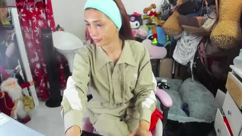 Snapshot of laurencesophiets chatting on 25, 12, 2024 SF online show from 25, 12, 2024