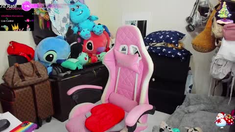 Snapshot of laurencesophiets chatting on 19, 1, 2025 SF online show from 19, 1, 2025