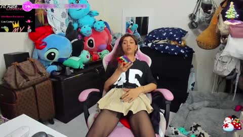 Snapshot of laurencesophiets chatting on 19, 1, 2025 SF online show from 19, 1, 2025