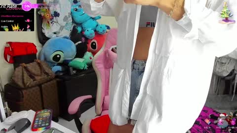 Snapshot of laurencesophiets chatting on 20, 1, 2025 SF online show from 20, 1, 2025