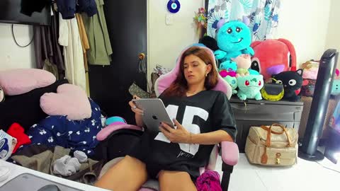 Snapshot of laurencesophiets chatting on 22, 1, 2025 SF online show from 22, 1, 2025