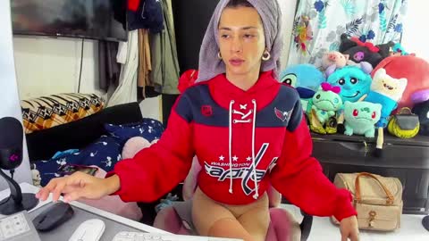 Snapshot of laurencesophiets chatting on 27, 1, 2025 SF online show from 27, 1, 2025