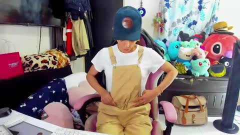 Snapshot of laurencesophiets chatting on 21, 2, 2025 SF online show from 21, 2, 2025