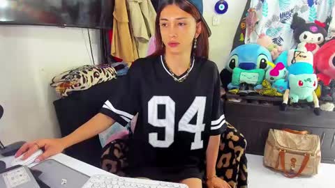 Snapshot of laurencesophiets chatting on 8, 3, 2025 SF online show from 8, 3, 2025