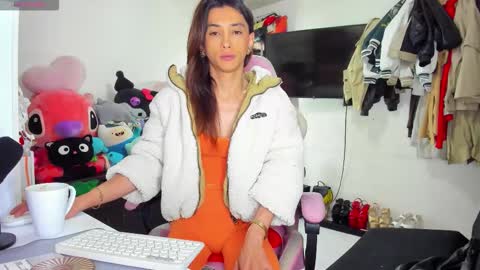 Snapshot of laurencesophiets chatting on 1, 10, 2025 SF online show from 1, 10, 2025