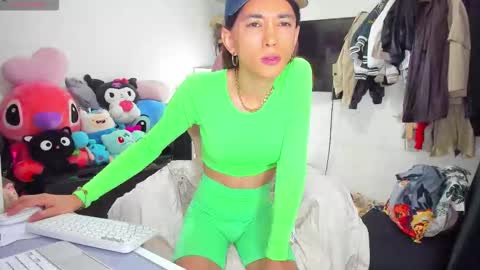 Snapshot of laurencesophiets chatting on 4, 10, 2025 SF online show from 4, 10, 2025