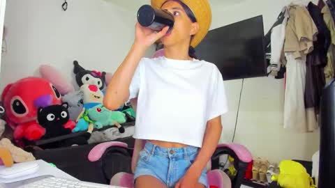 Snapshot of laurencesophiets chatting on 24, 10, 2025 SF online show from 24, 10, 2025