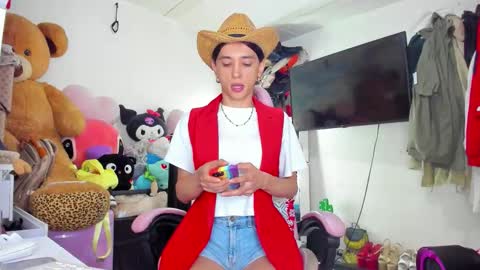 Snapshot of laurencesophiets chatting on 13, 11, 2025 SF online show from 13, 11, 2025