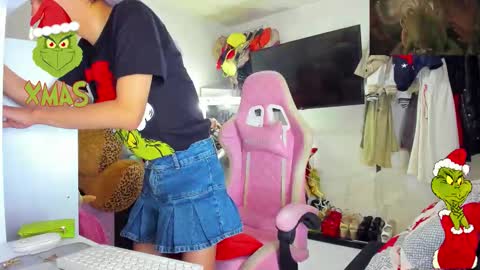 Snapshot of laurencesophiets chatting on 1, 12, 2025 SF online show from 1, 12, 2025