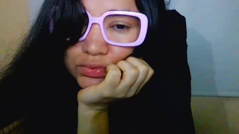Snapshot of laurengirls1 chatting on 27, 4, 2026 onlyfan laureng7 - 7 laureng2 online show from 27, 4, 2026