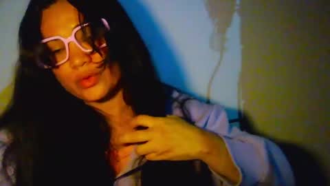 Snapshot of laurengirls1 chatting on 28, 4, 2026 onlyfan laureng7 - 7 laureng2 online show from 28, 4, 2026