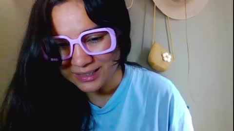 Snapshot of laurengirls1 chatting on 29, 4, 2026 onlyfan laureng7 - 7 laureng2 online show from 29, 4, 2026