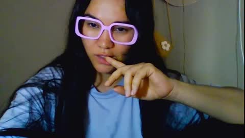 Snapshot of laurengirls1 chatting on 29, 4, 2026 onlyfan laureng7 - 7 laureng2 online show from 29, 4, 2026